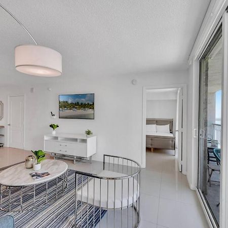 Ferienwohnung Luxurious Private Unit With Parking Miami Exterior foto