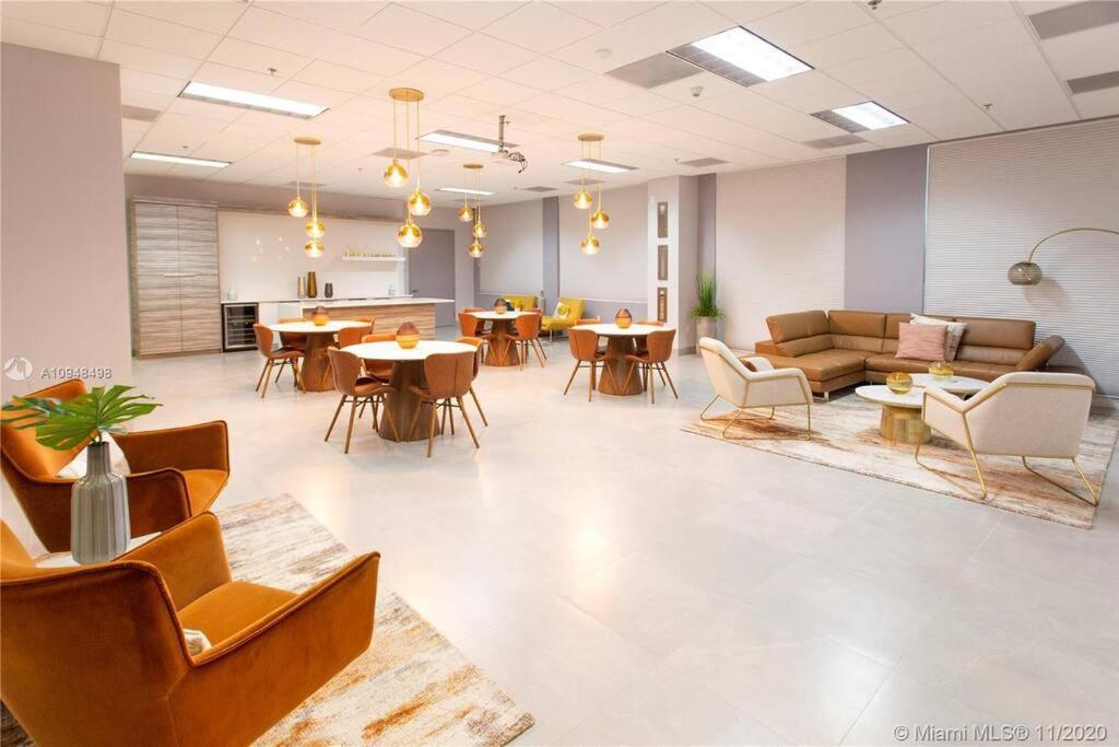Ferienwohnung Luxurious Private Unit With Parking Miami Exterior foto