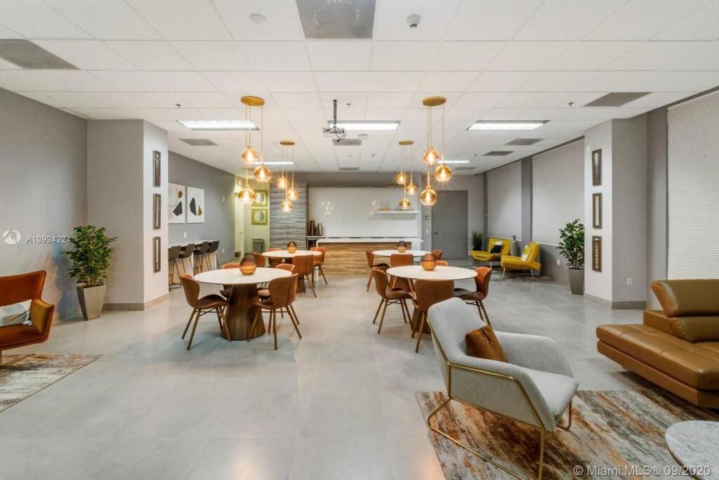 Ferienwohnung Luxurious Private Unit With Parking Miami Exterior foto