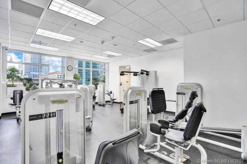 Ferienwohnung Luxurious Private Unit With Parking Miami Exterior foto