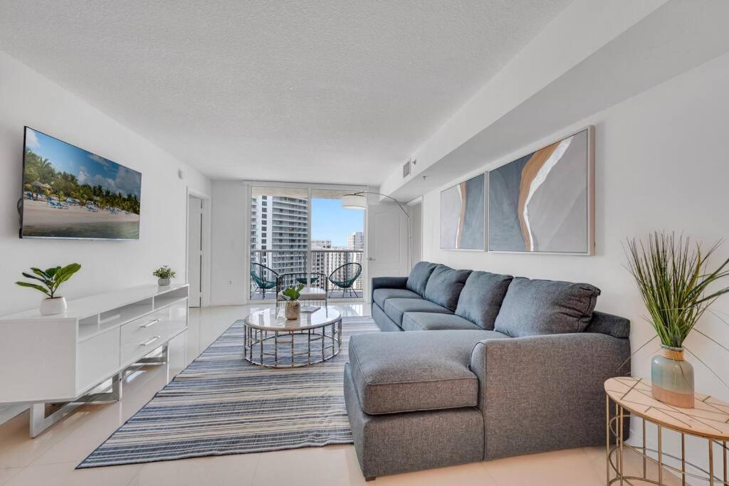 Ferienwohnung Luxurious Private Unit With Parking Miami Exterior foto