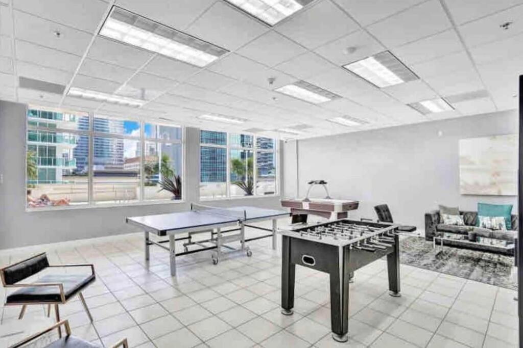 Ferienwohnung Luxurious Private Unit With Parking Miami Exterior foto