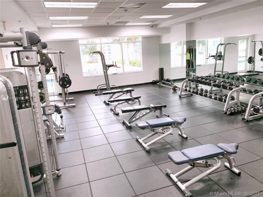 Ferienwohnung Luxurious Private Unit With Parking Miami Exterior foto